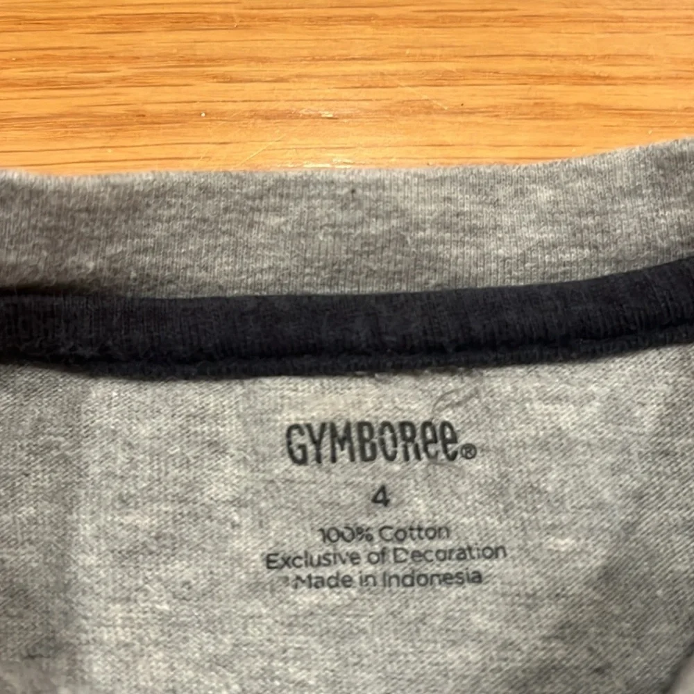 Gymboree boys short sleeve top size 4 .